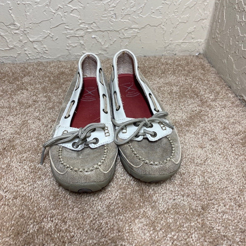 Womens twisted x boat shoes size 8